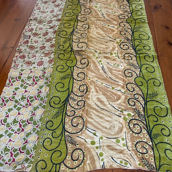 Decorative Throw Lightweight Blanket - Picture 3 of 4